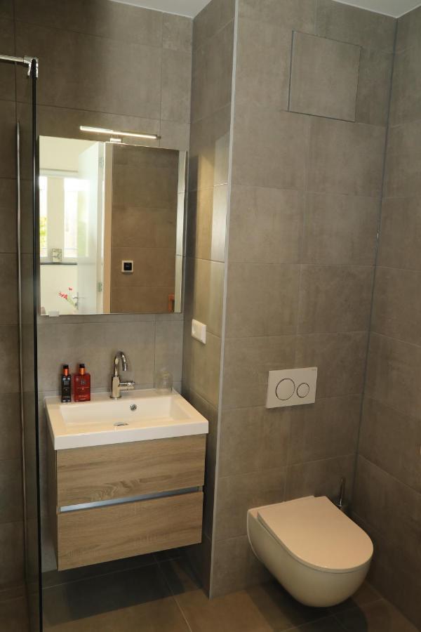 B&B De Zwanebloem อัมสเตอร์ดัม ภายนอก รูปภาพ